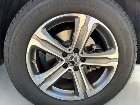 Used 2018 Mercedes-Benz GLC 300 4MATIC image 6