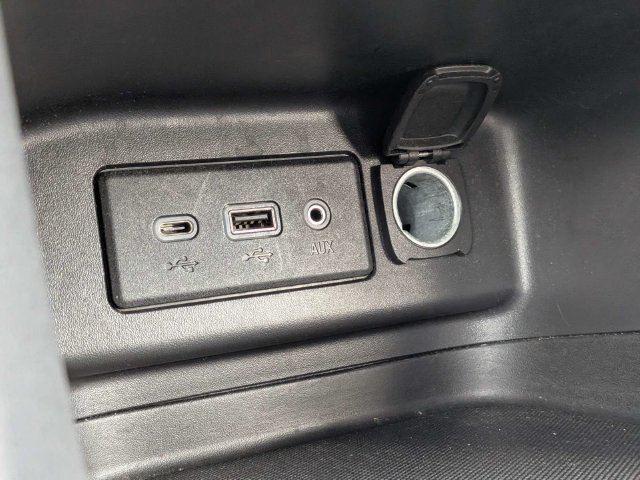 Used 2024 Chevrolet Equinox LT FWD image 21