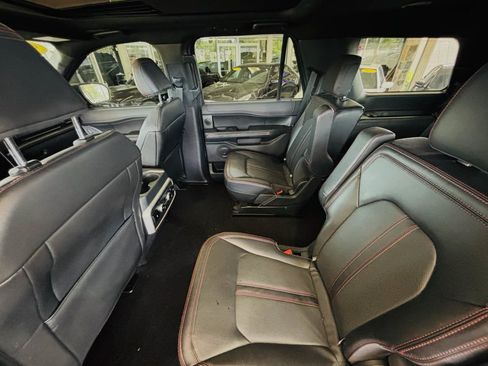 Used 2022 Ford Expedition Limited w/ Equipment Group 304A AWD/4WD image 37