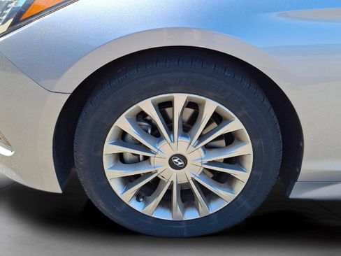 Used 2015 Hyundai Sonata Limited w/ Option Group 06 FWD image 7