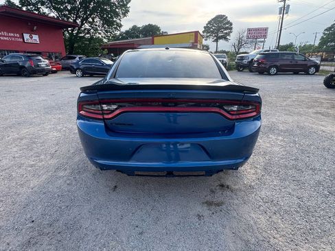 Used 2020 Dodge Charger SXT w/ Blacktop Package image 5