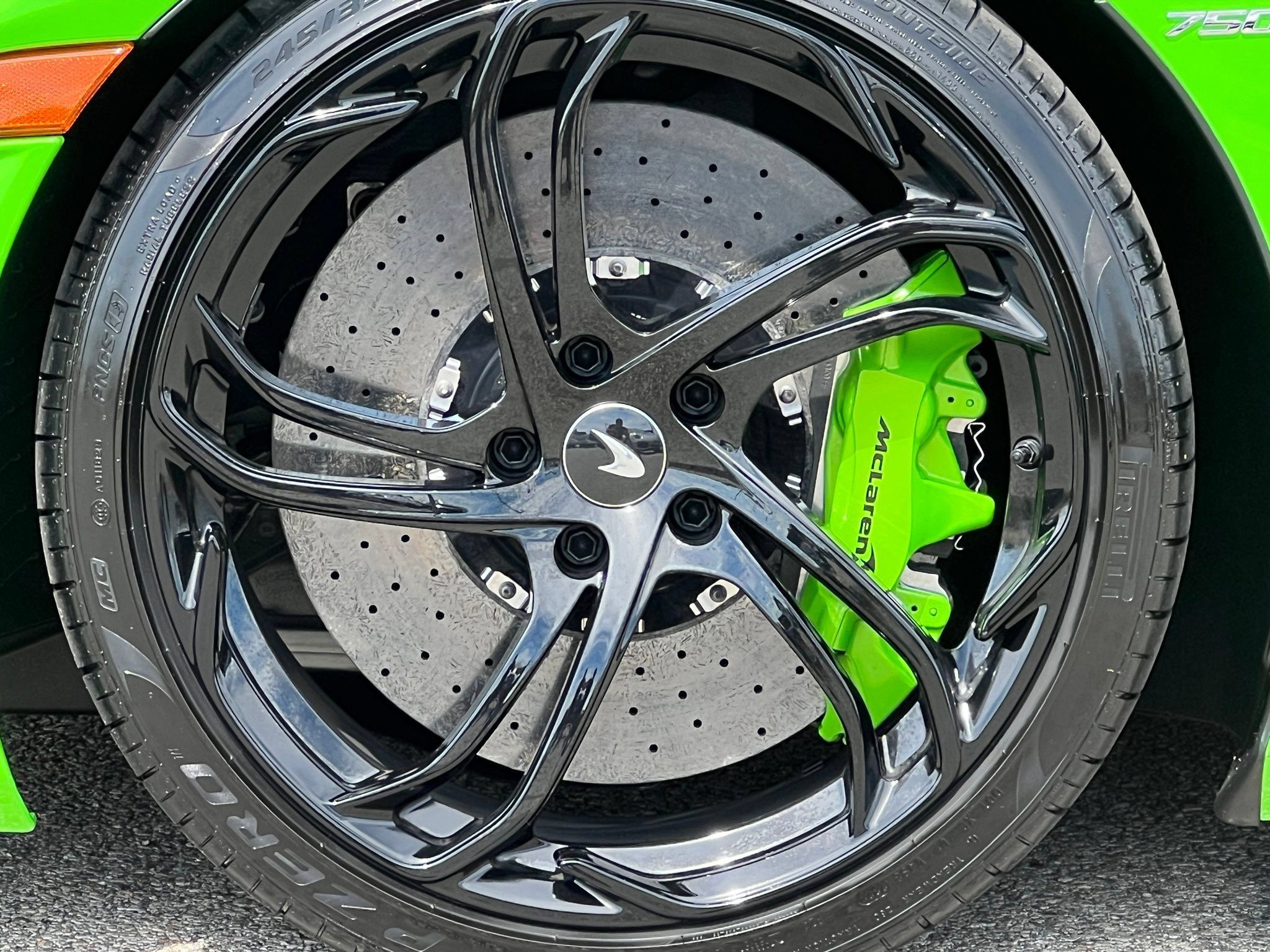 Used 2024 McLaren 750S RWD image 21