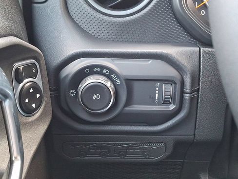 Used 2024 Jeep Wrangler Rubicon AWD/4WD image 27