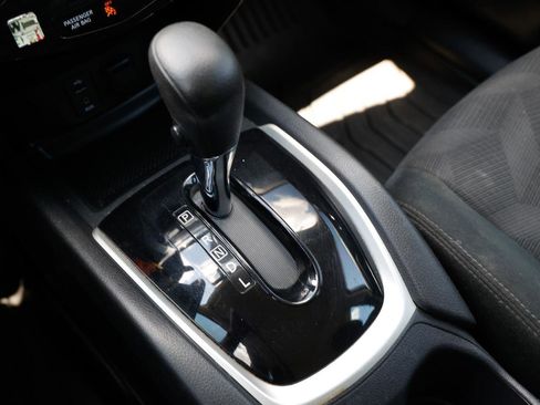 Used 2016 Nissan Rogue S FWD image 34