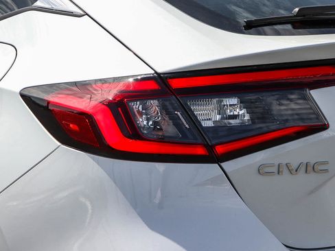 Used 2022 Honda Civic EX-L image 11