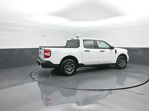 New 2026 Ford Maverick XLT w/ XLT Luxury Package FWD image 8