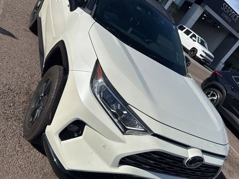 Used 2021 Toyota RAV4 XSE AWD/4WD image 17