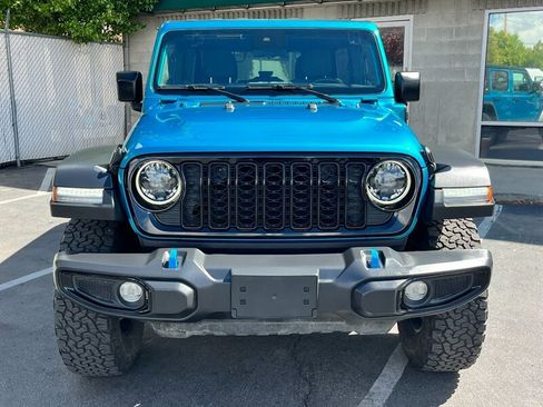 Used 2024 Jeep Wrangler Unlimited image 2