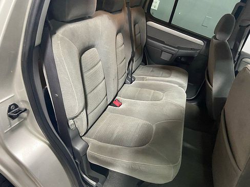 Used 2004 Ford Explorer XLT image 20
