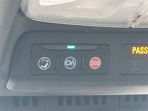 Used 2025 Chevrolet Colorado Z71 w/ Technology Package image 27