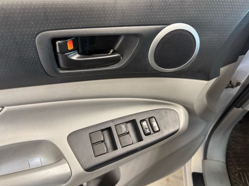 Used 2012 Toyota Tacoma 4x4 Double Cab w/ SR5 Pkg image 13