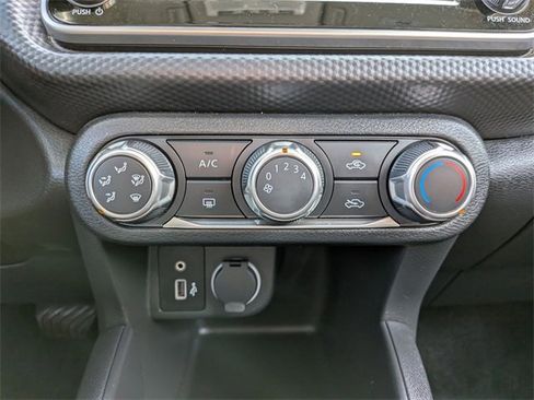 Used 2022 Nissan Kicks S image 18