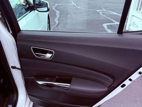 Used 2018 Acura TLX image 36