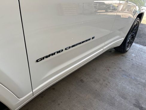 Used 2024 Jeep Grand Cherokee Summit AWD/4WD image 14