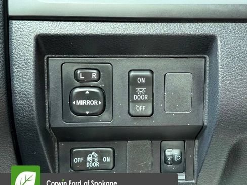 Used 2017 Toyota Tundra SR AWD/4WD image 24