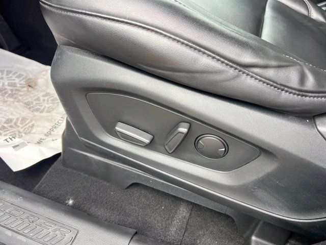 Used 2023 Ford Explorer XLT w/ Equipment Group 202A AWD/4WD image 19