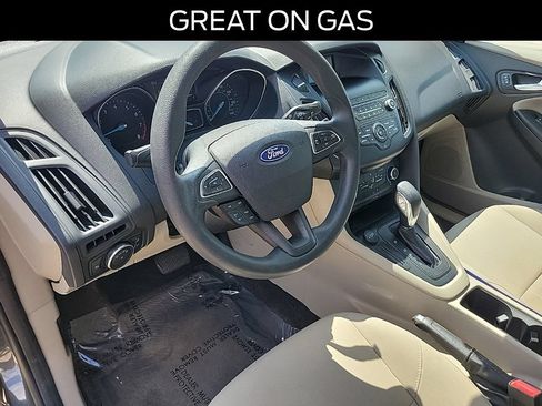 Certified 2018 Ford Focus SE FWD image 20