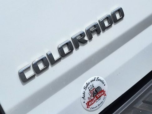 Used 2018 Chevrolet Colorado W/T AWD/4WD image 15