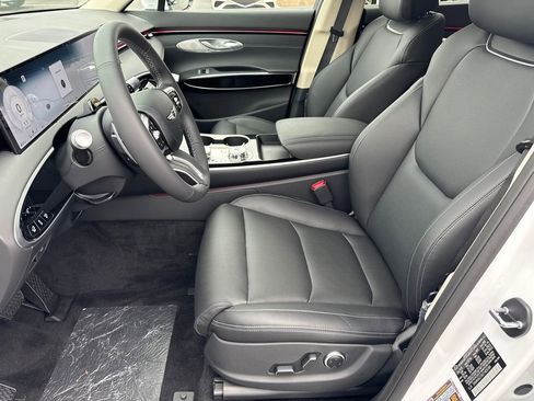 New 2026 Genesis GV70 2.5T image 9