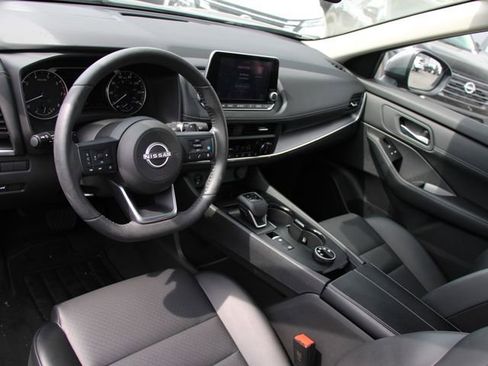 Certified 2024 Nissan Rogue SV w/ SV Premium Package AWD/4WD image 5