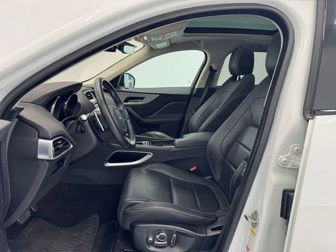 Used 2019 Jaguar F-PACE R-Sport image 17