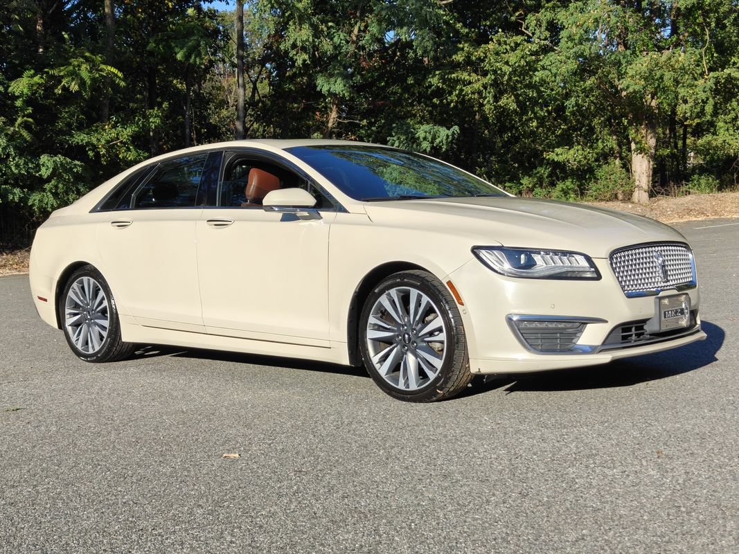 Used 2018 Lincoln MKZ Reserve w/ Technology Package FWD image 10