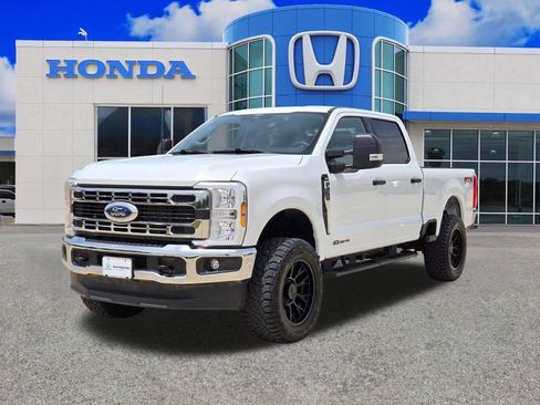 Used 2024 Ford F250 XLT w/ FX4 Off-Road Package AWD/4WD image 7