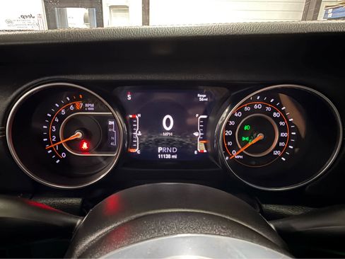 Used 2023 Jeep Gladiator Overland image 14