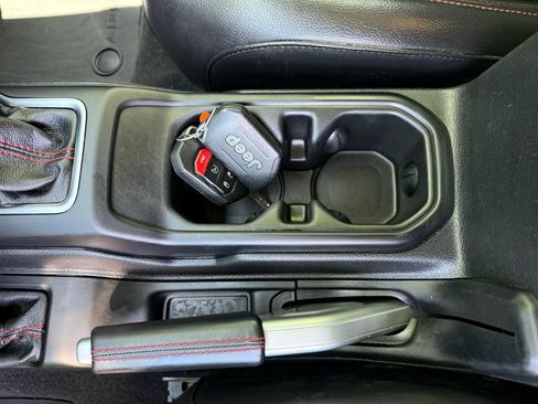 Used 2020 Jeep Gladiator Rubicon AWD/4WD image 35