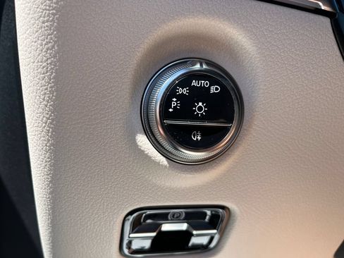 Certified 2026 Mercedes-Benz C 300 4MATIC Sedan image 23