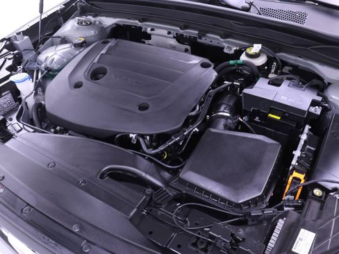 Certified 2026 Volvo XC40 B5 Plus w/ Protection Package Premier image 23