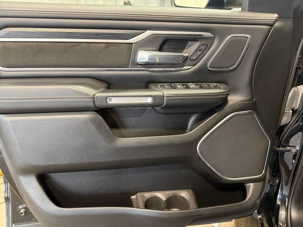 Used 2023 RAM 1500 Laramie AWD/4WD image 15