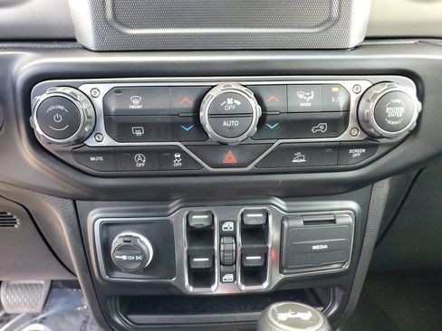 Used 2022 Jeep Wrangler Unlimited Sport AWD/4WD image 30