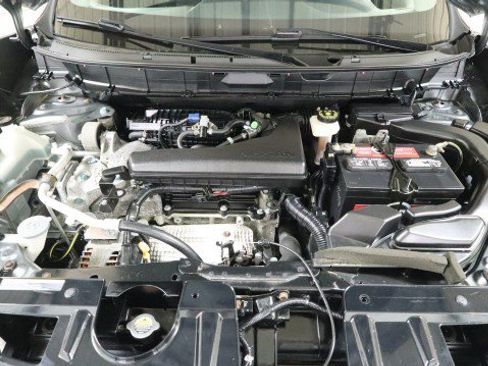 Used 2015 Nissan Rogue S AWD/4WD image 18