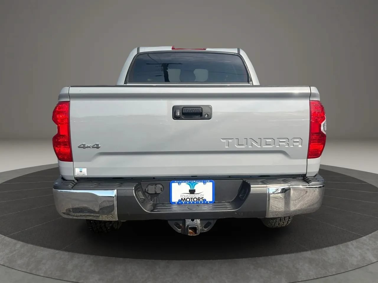 Used 2019 Toyota Tundra SR5 w/ SR5 Upgrade Package AWD/4WD image 4