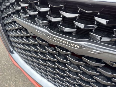 Used 2021 Chrysler 300 Touring w/ Sport Appearance Package image 4