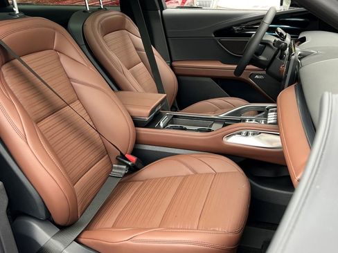 New 2026 Lincoln Nautilus Reserve w/ Jet Appearance Package AWD/4WD image 9