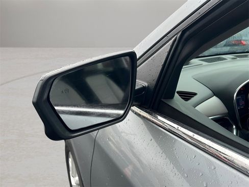 Used 2023 Chevrolet Equinox LT w/ Driver Convenience Package image 24