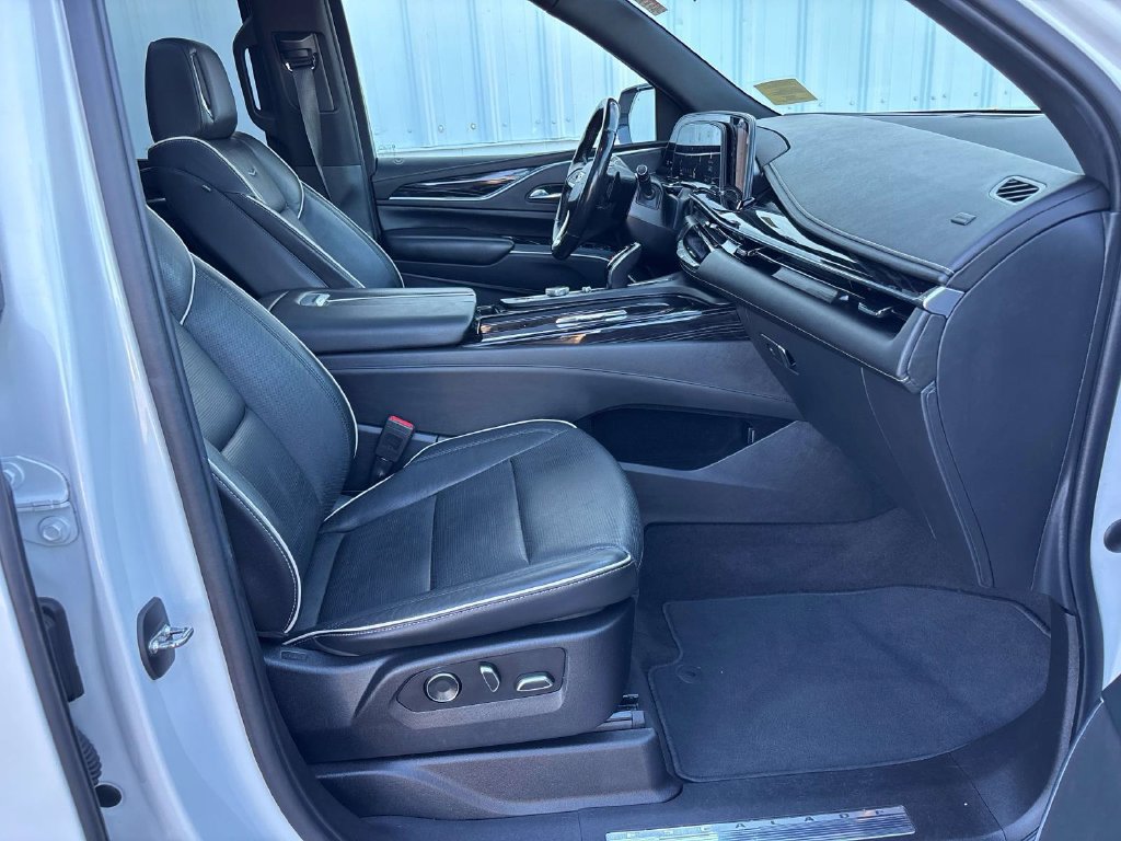 Used 2021 Cadillac Escalade Sport w/ LPO, ONYX Package AWD/4WD image 20