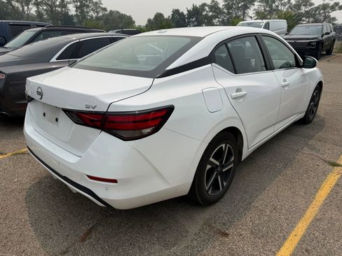 Used 2024 Nissan Sentra SV FWD image 2