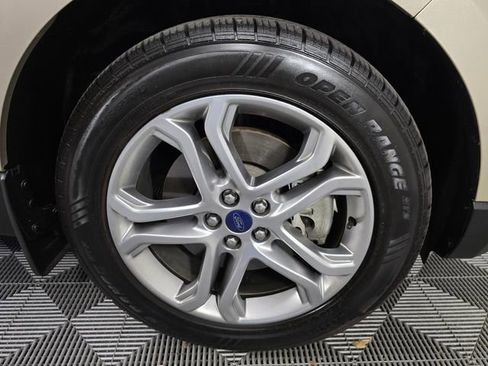 Used 2018 Ford Edge Titanium w/ Equipment Group 301A AWD/4WD image 9