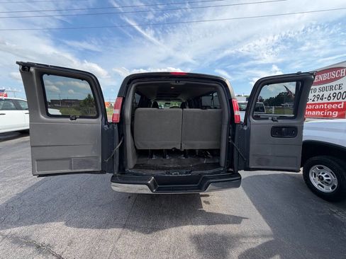 Used 2017 Chevrolet Express 3500 LT w/ LT Preferred Equipment Group RWD image 20