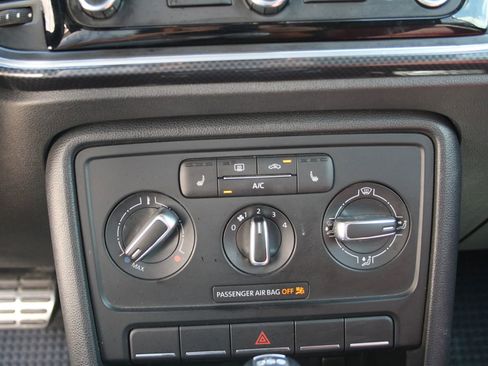 Used 2014 Volkswagen Beetle R-Line image 29