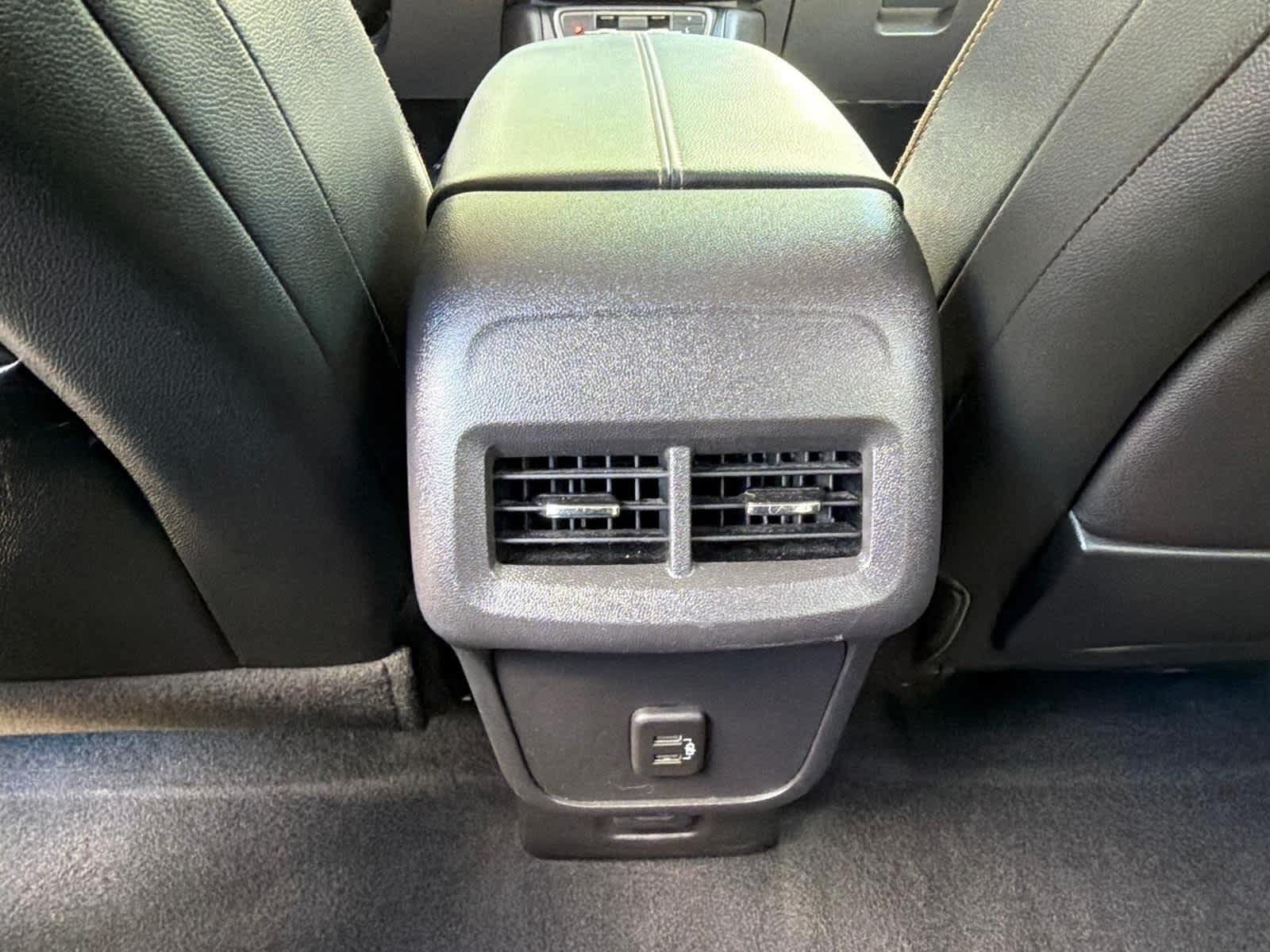 Used 2024 GMC Terrain AT4 AWD/4WD image 28