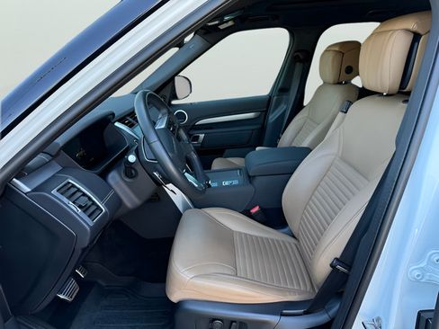 Certified 2025 Land Rover Discovery Dynamic SE AWD/4WD image 13