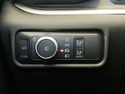 Used 2022 Ford Explorer XLT w/ Equipment Group 202A AWD/4WD image 26