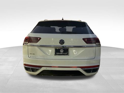 Used 2021 Volkswagen Atlas Cross Sport SE w/ Panoramic Sunroof Package image 5