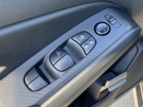 Used 2024 Nissan Altima 2.5 SV image 18