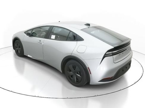 New 2026 Toyota Prius Plug-In Hybrid FWD image 4