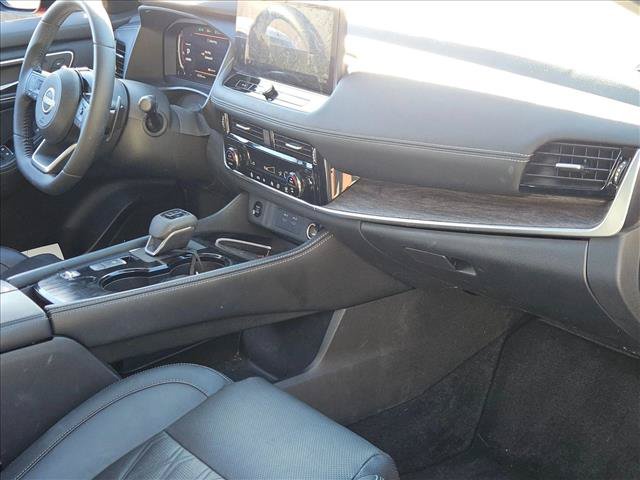 Used 2024 Nissan Rogue Platinum FWD image 22